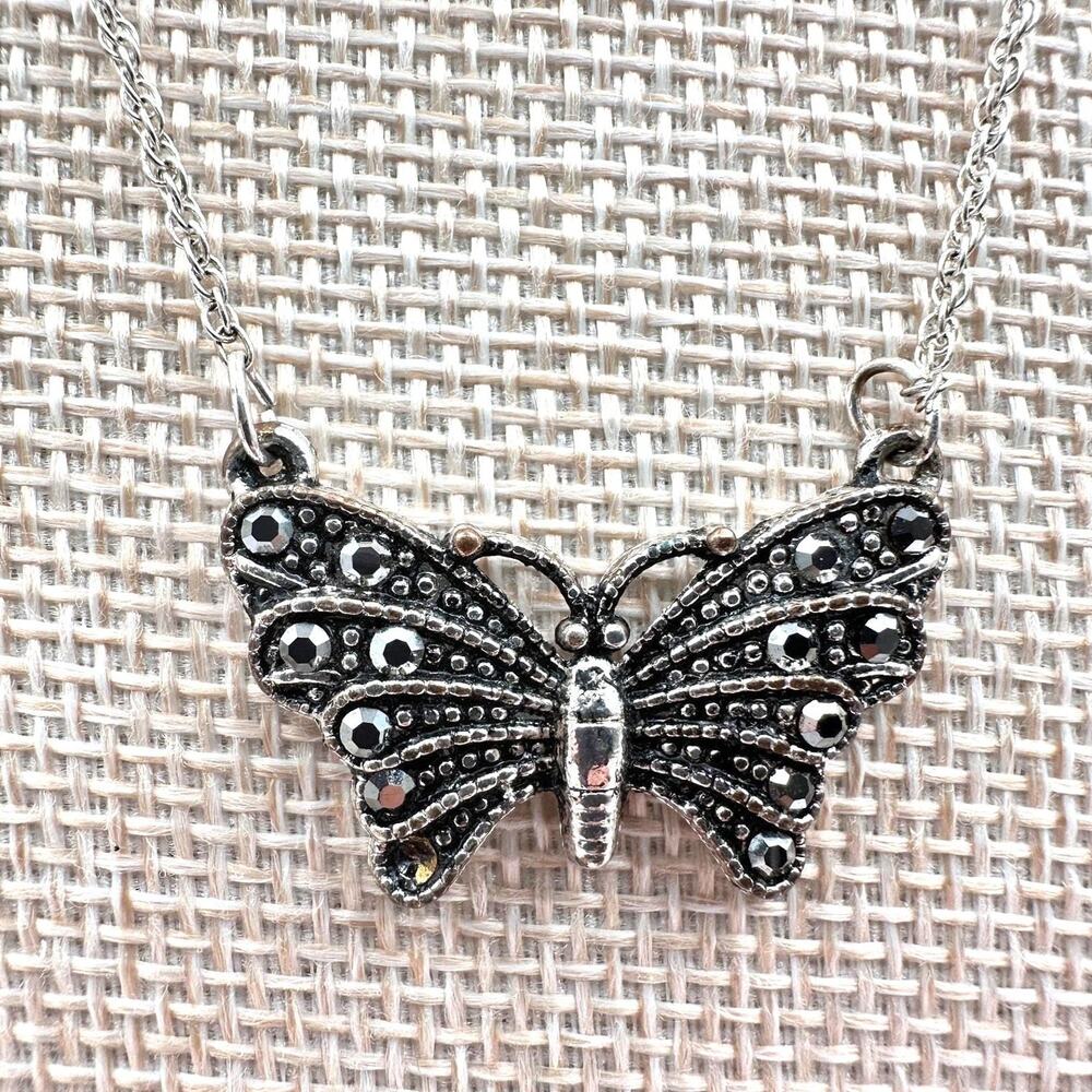 Vintage Y2K Silver Tone Butterfly Pendant Necklace Boho Women's Classic Jewelry
